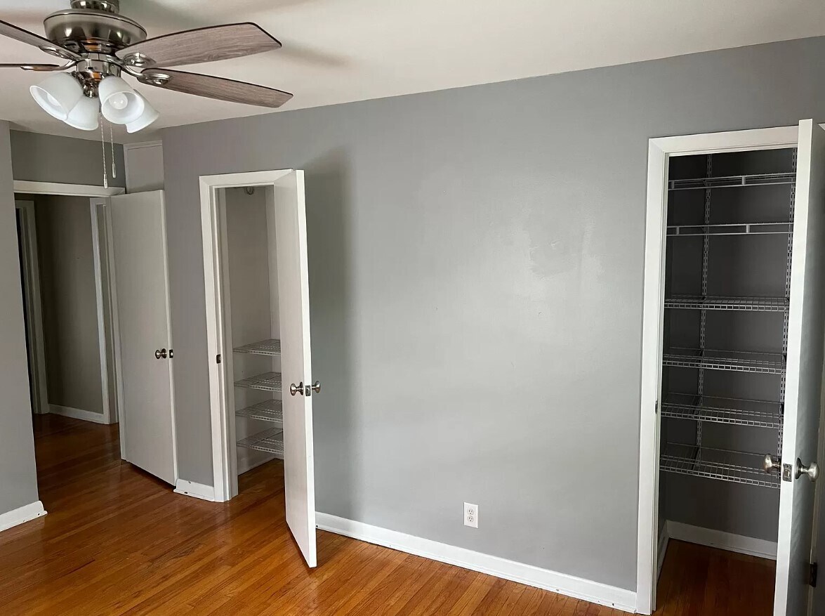 Building Photo - 1120 Ivy Ln