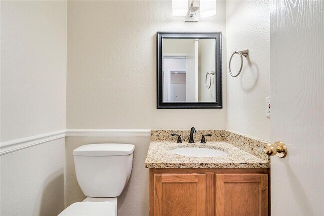 Building Photo - 267 Carolyns Way