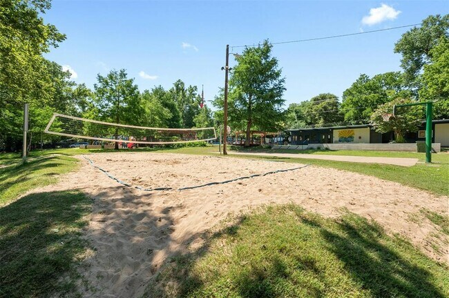 Building Photo - 2413 Bahama Rd