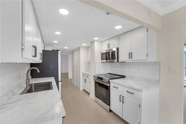 Building Photo - 290 174th St