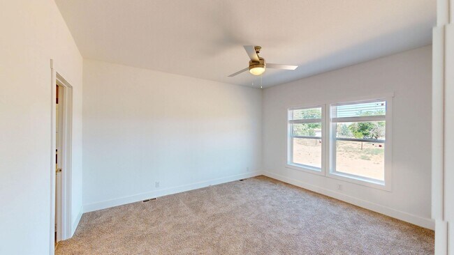Building Photo - 2070 Starbuck Ln