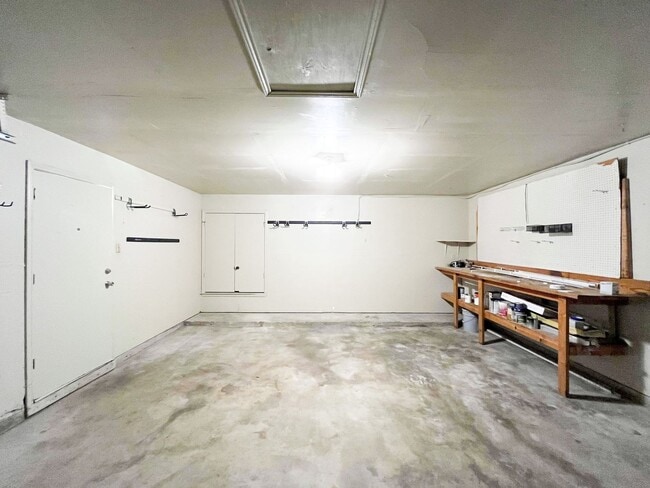 Building Photo - Available NOW!!!! This charming 2 story, 4...