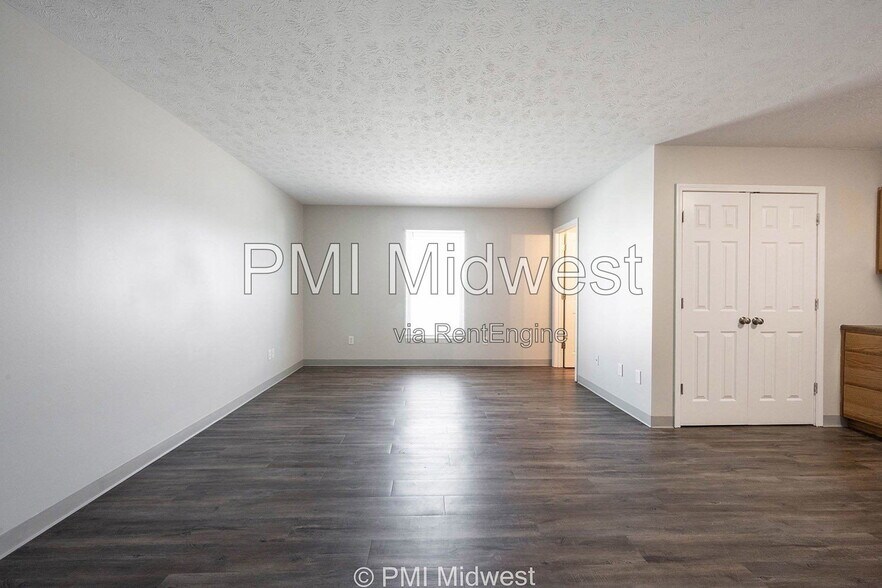 Building Photo - 1702 W Michigan St