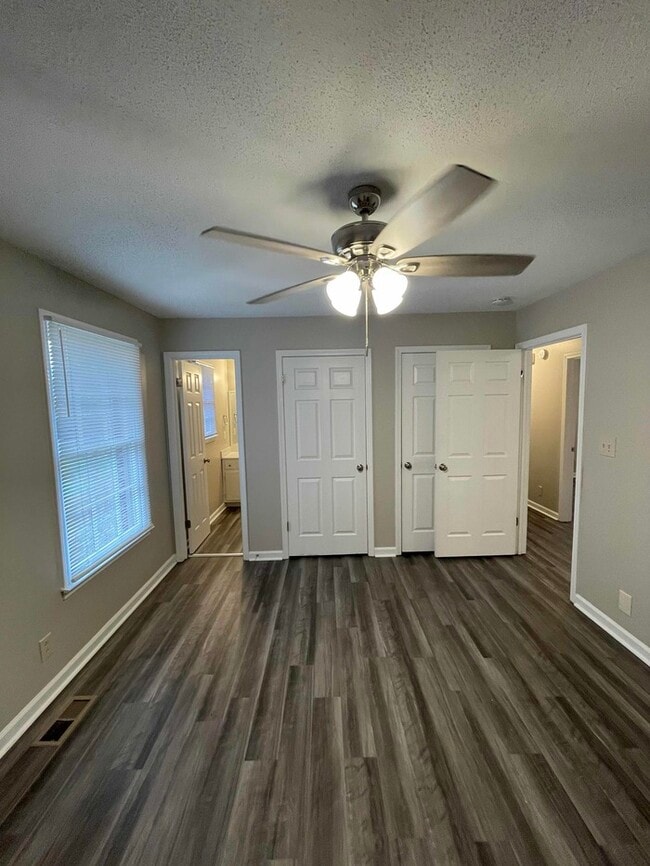 Building Photo - 1005 Peachers Mill Rd