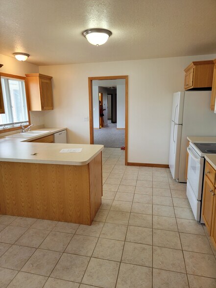 Building Photo - 1180 Cornell Dr