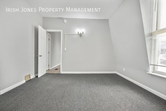 Building Photo - 25 Marshall Ave