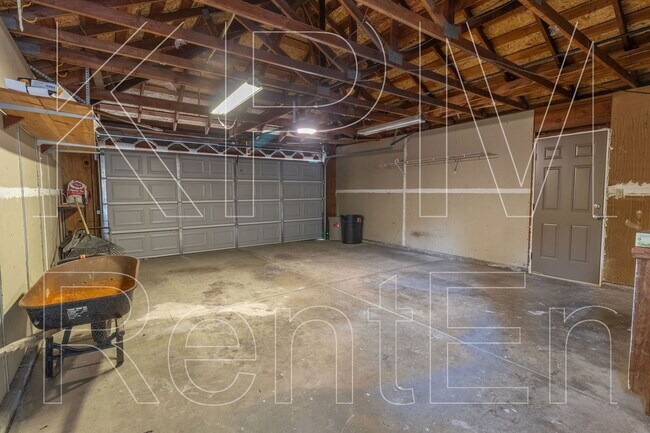 Building Photo - 8413 Neubourg Dr