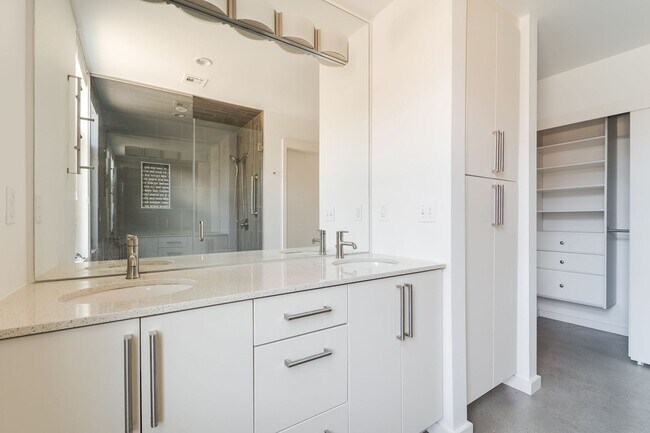 Building Photo - Modern Living + Downtown OKC + 3 bedrooms + 2 Car Garage