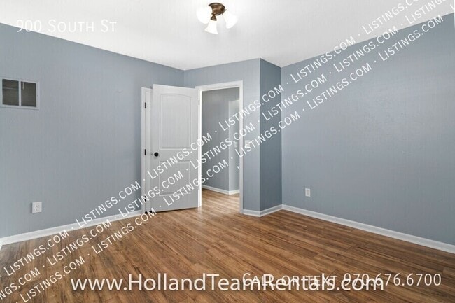 Building Photo - 900 South St