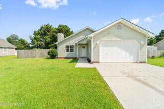 Building Photo - 443 Dion Dr