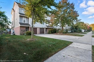 Building Photo - 483 W Lincoln Ave