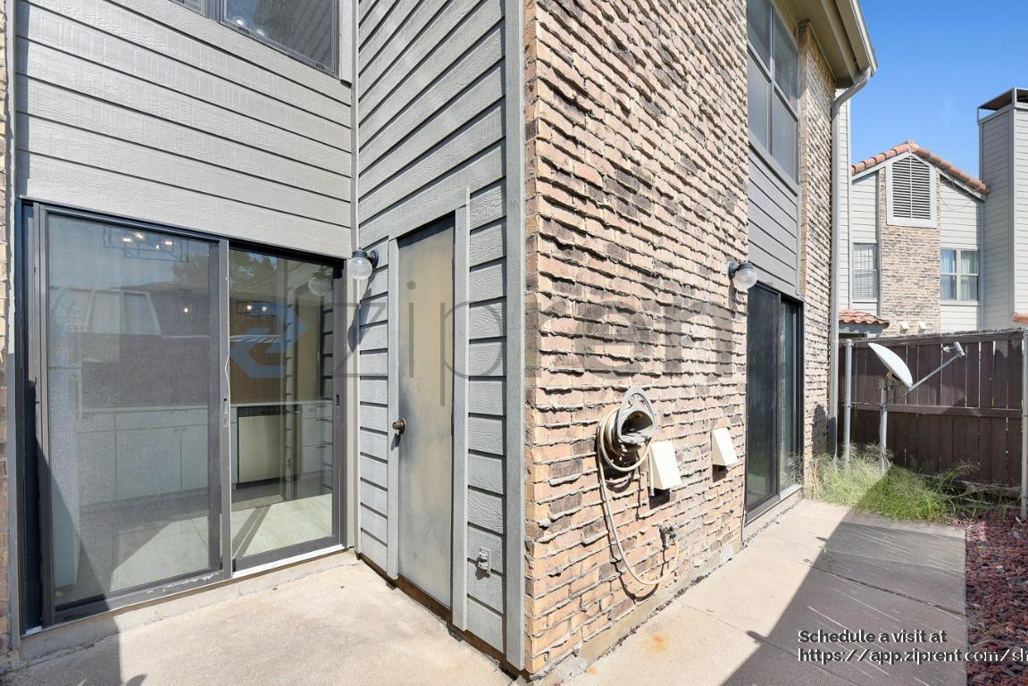 Building Photo - 14800 Enterprise Dr