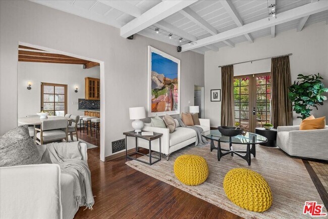 Building Photo - 3074 Lake Hollywood Dr