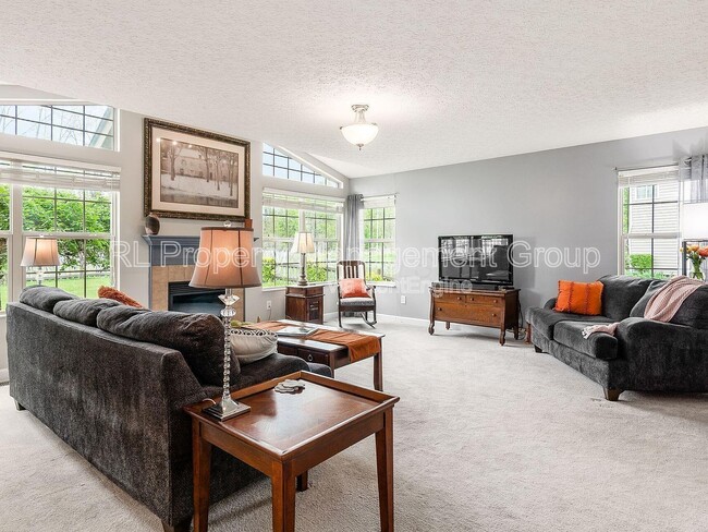 Building Photo - 5551 Ainsley Dr