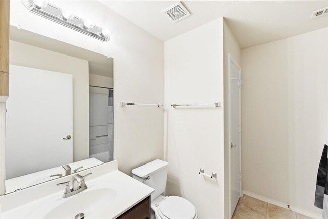 Building Photo - 1905 Espino Cove