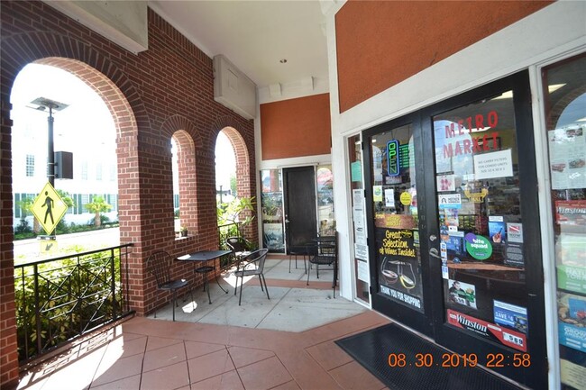 Building Photo - 1810 E Palm Ave