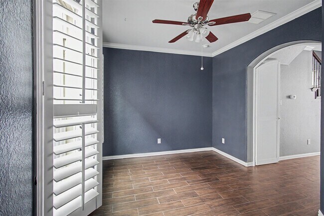 Building Photo - 6363 Fairdale Ln