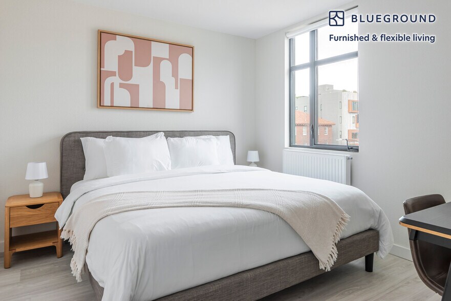 Building Photo - 1698 University Ave