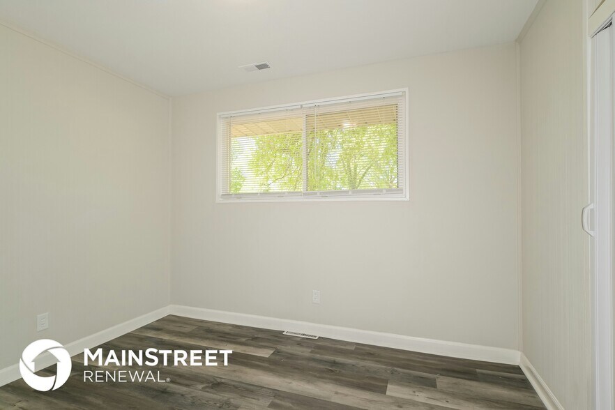 Building Photo - 9930 Duke Dr