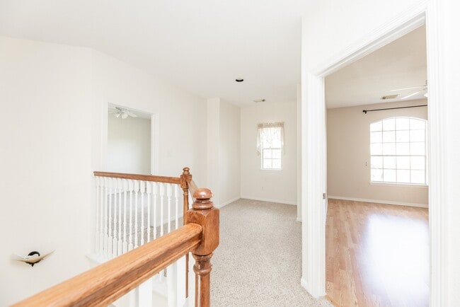 Building Photo - 15435 Stoneridge Park Ln