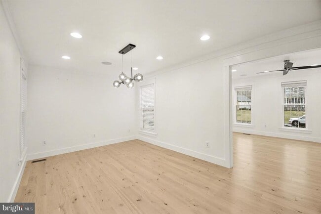 Building Photo - 24 Lipscomb Ct