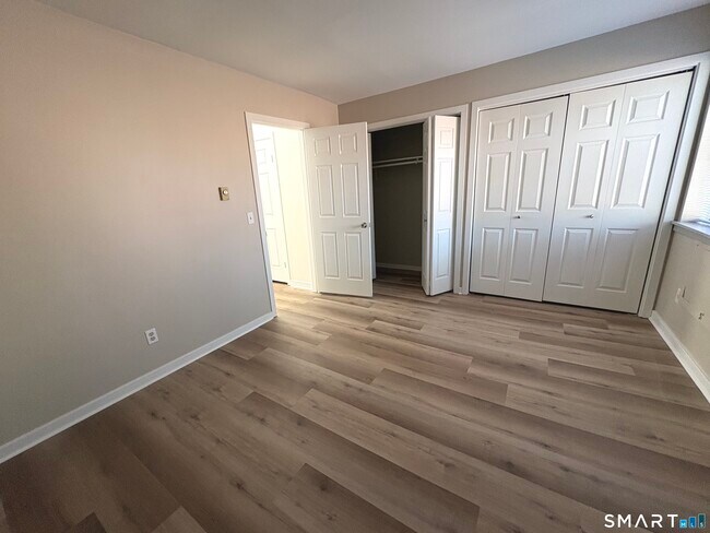 Building Photo - 295 Redstone Hl Rd