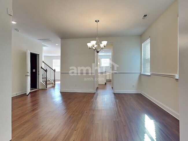 Building Photo - 6835 Thistle Down Dr