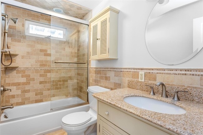 Building Photo - 2 Bayside Ave