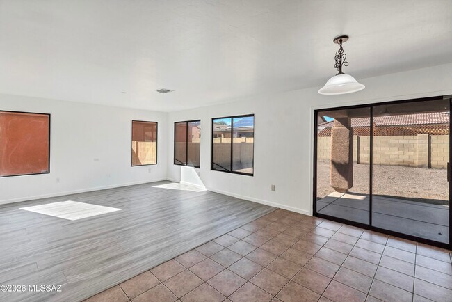 Building Photo - 4830 S VALLECANO Dr