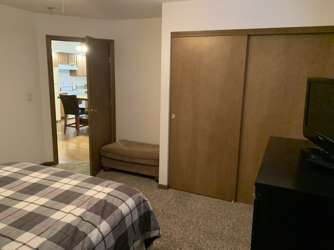 Building Photo - 1037 Ridge St