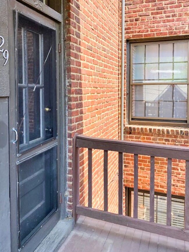 Building Photo - Sophisticated Living in The Fan: 2 Bedroom...