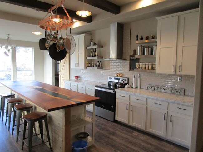 Building Photo - Schedule A Showing Today! Home on 5 Acres with Barn, Shop and Direct Access to BLM Land - Availab...