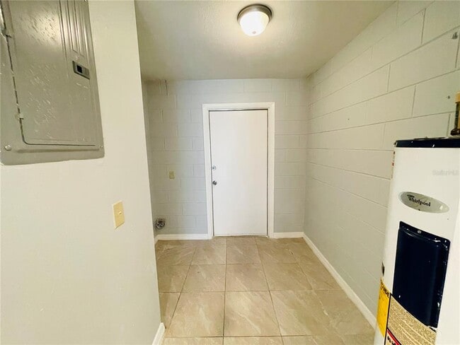 Building Photo - 11014 Knollview Way