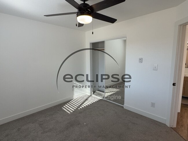 Building Photo - 464 Tara Dr