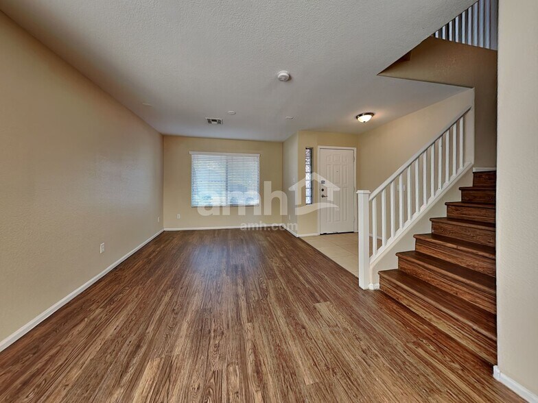 Building Photo - 2871 S 160th Ln