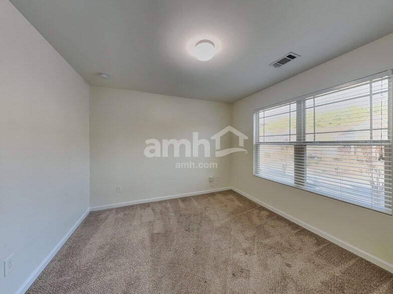 Building Photo - 4863 Clarkstone Dr