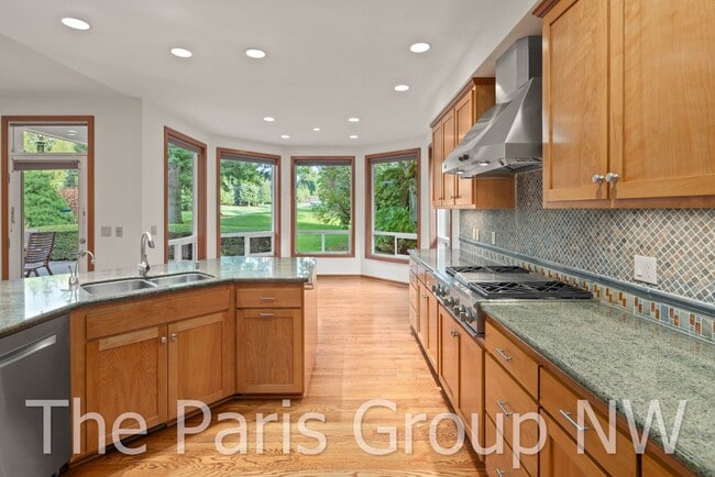 Building Photo - Gorgeous 3,400sf Golf Course Craftsman on Sahalee Country Club’s 7th Green