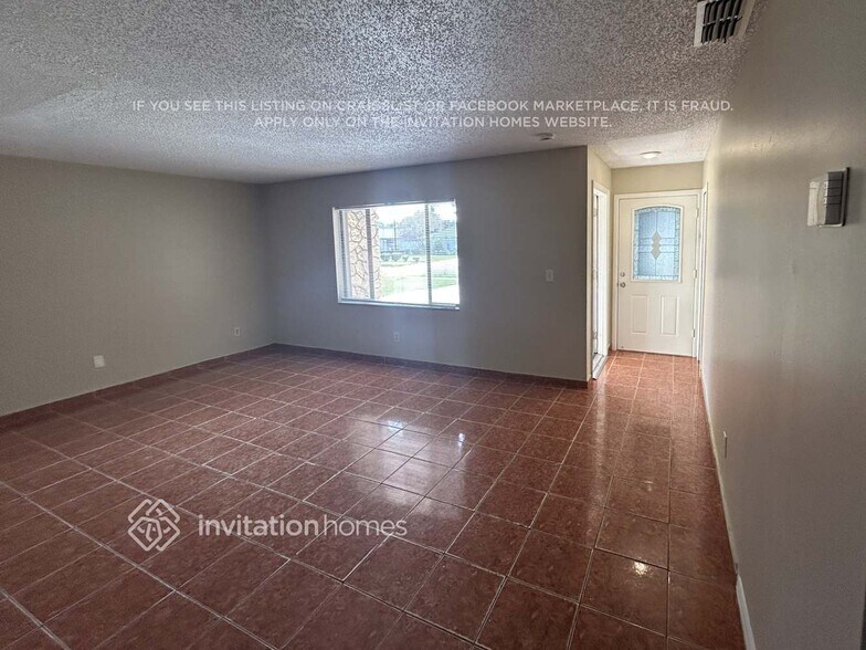 Building Photo - 814 Centerwood Ct