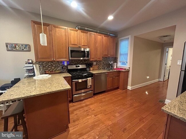 Building Photo - 530 N 15th St