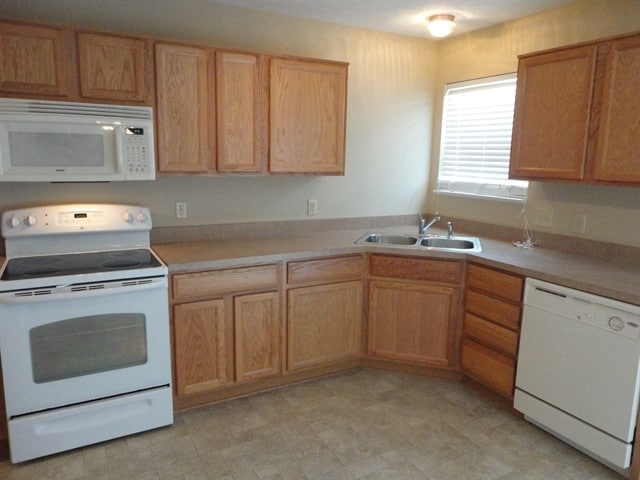 Building Photo - 8364 Chesterhill Ln