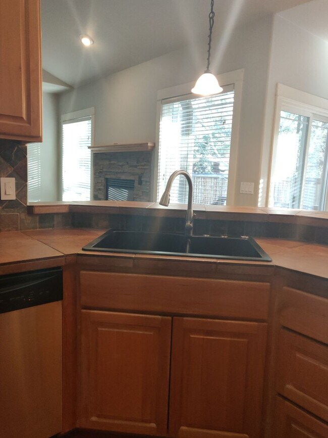 Building Photo - Stunning 4x2 with all bedrooms on the main...