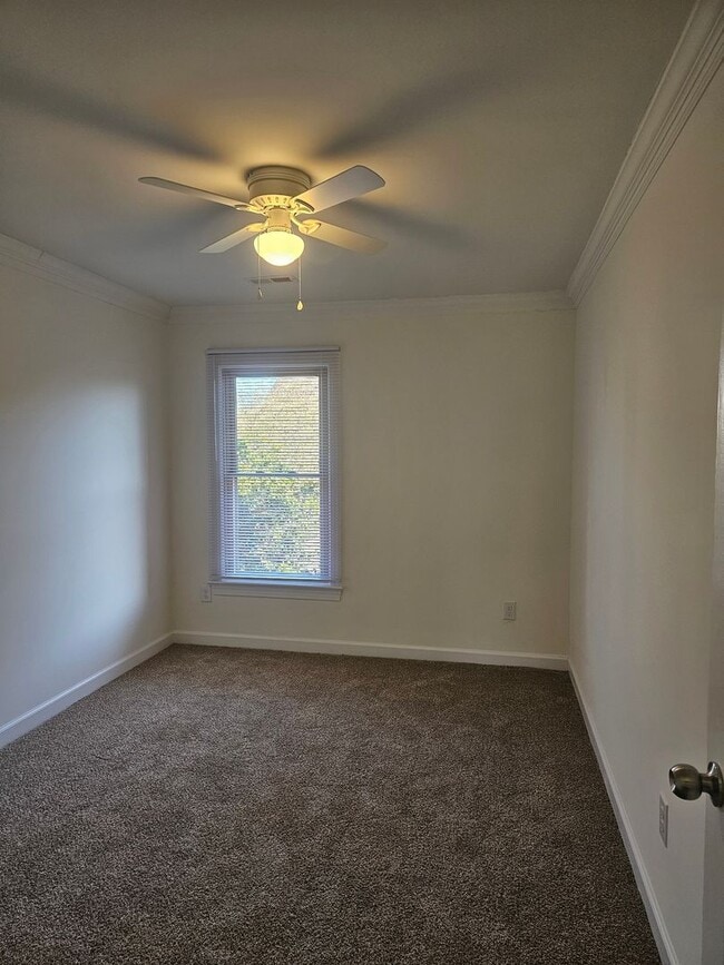 Building Photo - 304 Boerum Ct