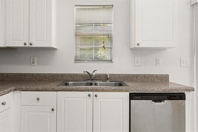 Building Photo - 7648 Cozy Ln