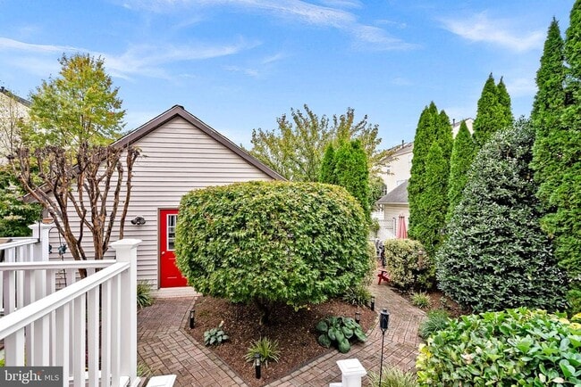 Building Photo - 42968 Chesterton St