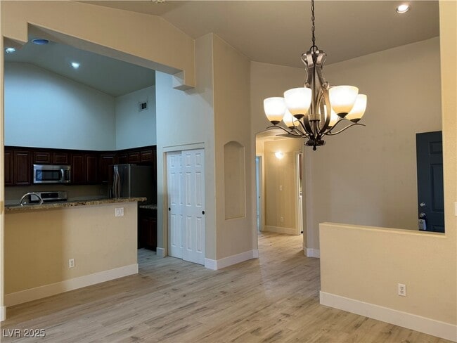 Building Photo - 10191 Birch Bluff Ln