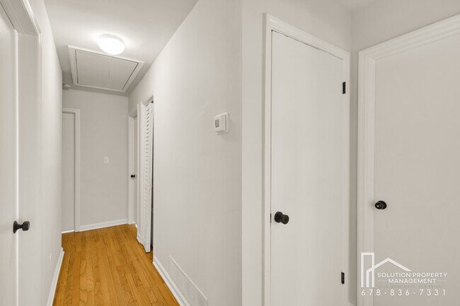 Building Photo - 1870 Gherry Dr