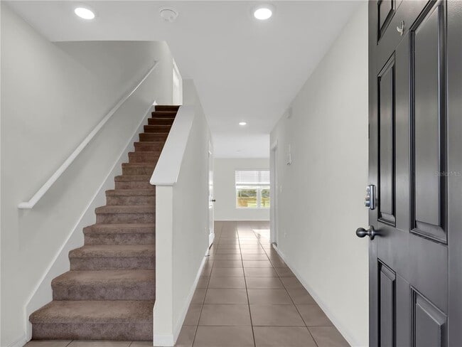 Building Photo - 16645 Mosaic Oar Dr