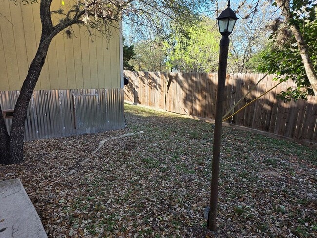 Building Photo - 169 Fort Worth St