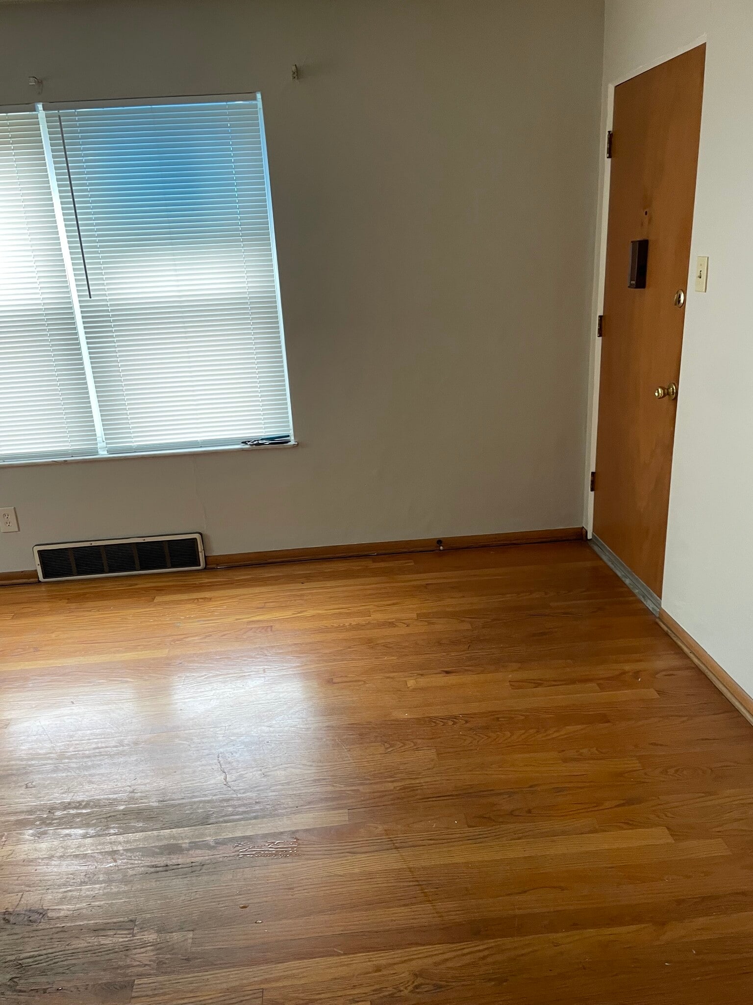 Building Photo - 3563 Giles Ave