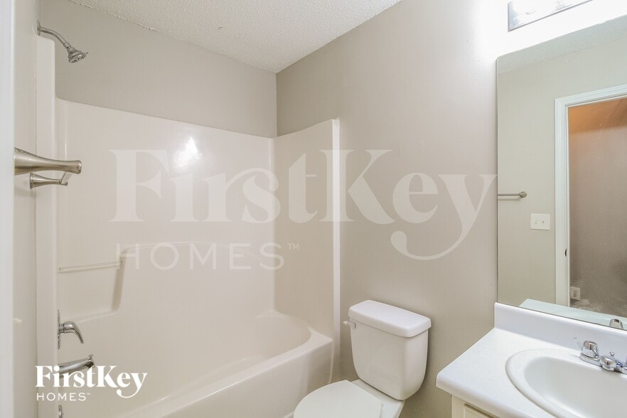 Building Photo - 5354 Crown Oaks Dr